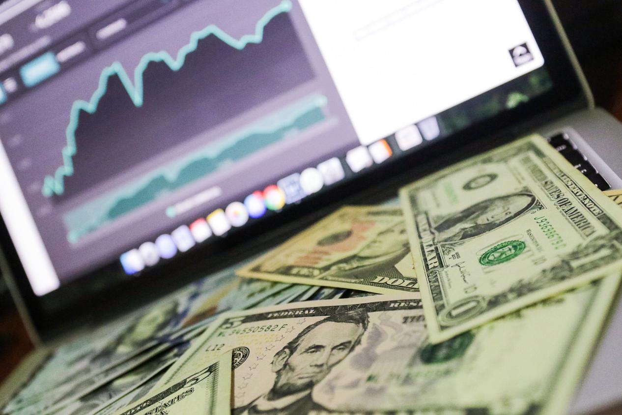 如何让投资新手秒变顶级交易员?揭秘跟单系统的利与弊!