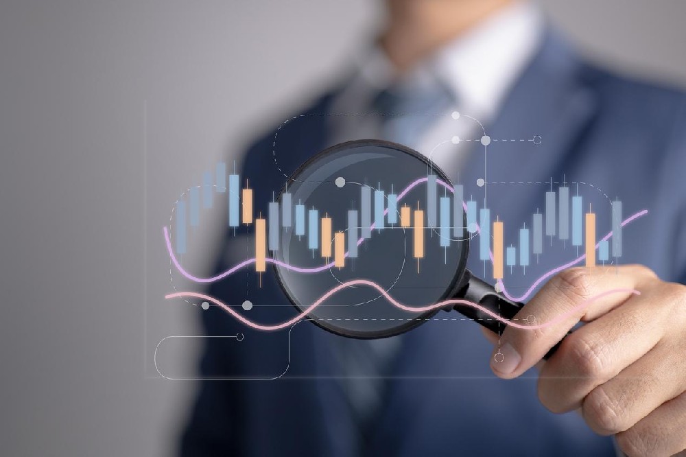 趋势如何自我驱动：论金融市场的反馈机制